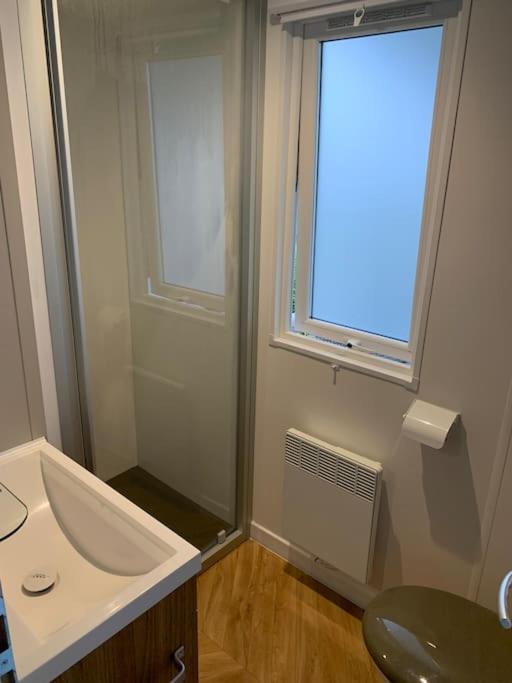 Gezellig Chalet In Het Mooie Zeeland - Oostkapelle Bagian luar foto