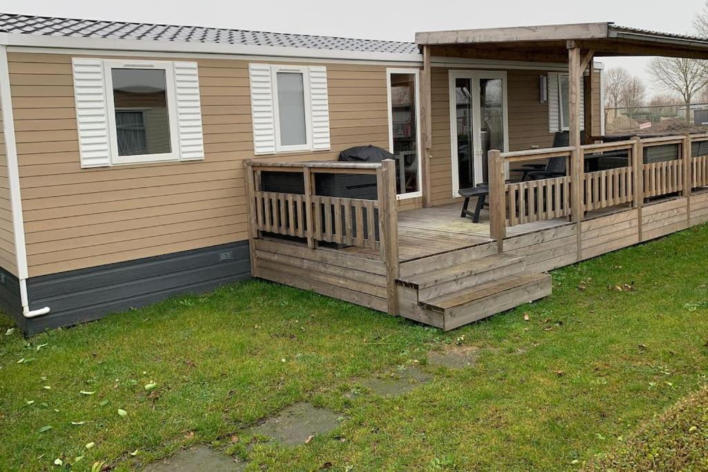 Gezellig Chalet In Het Mooie Zeeland - Oostkapelle Bagian luar foto