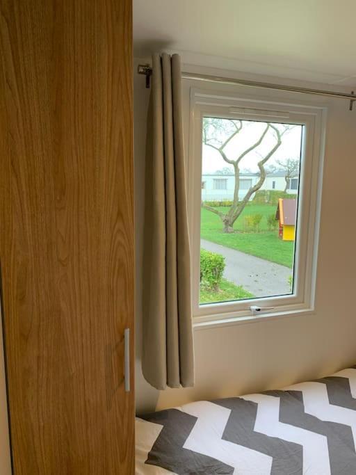 Gezellig Chalet In Het Mooie Zeeland - Oostkapelle Bagian luar foto