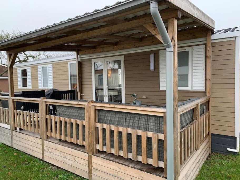 Gezellig Chalet In Het Mooie Zeeland - Oostkapelle Bagian luar foto
